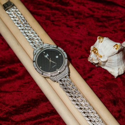 Hiraola's Product Image