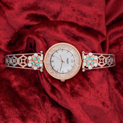 Hiraola's Product Image