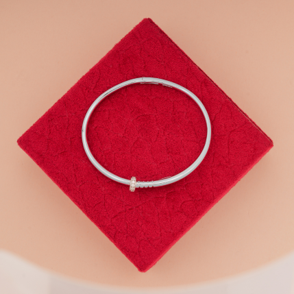 Hiraola's Product Image