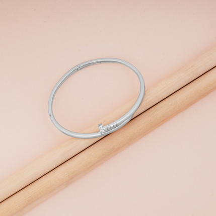 Hiraola's Product Image