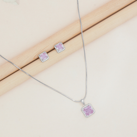 Hiraola's Product Image