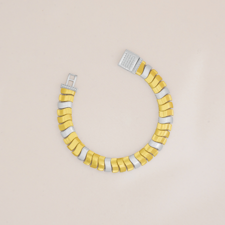 Hiraola's Product Image