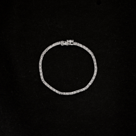 Hiraola's Product Image