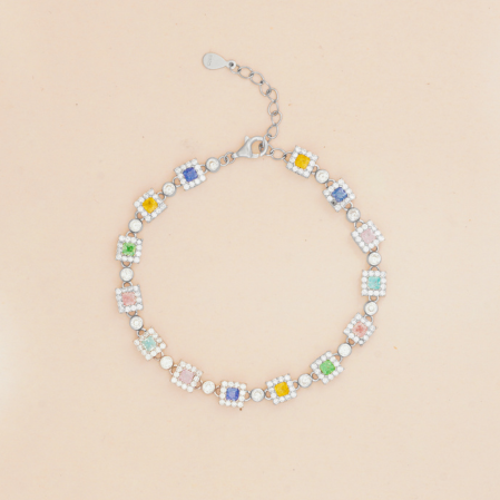 Hiraola's Product Image