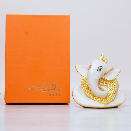 Hiraola's Product Image