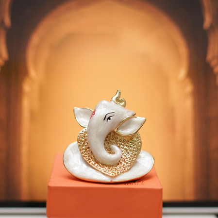 Hiraola's Product Image