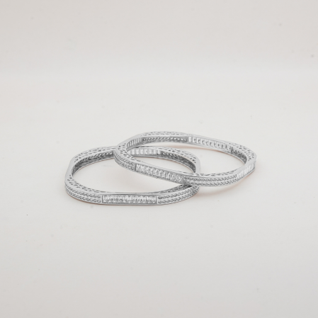 Hiraola's Product Image