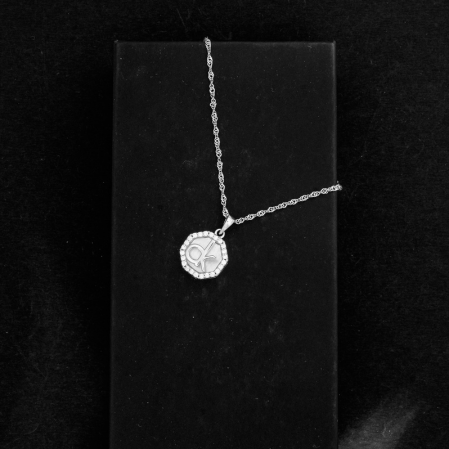 Hiraola's Product Image