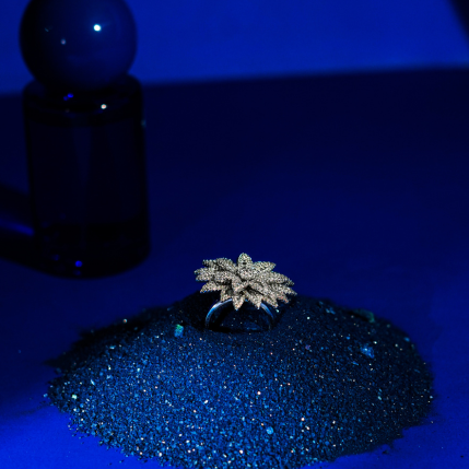 Hiraola's Product Image