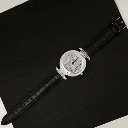 Hiraola's Product Image