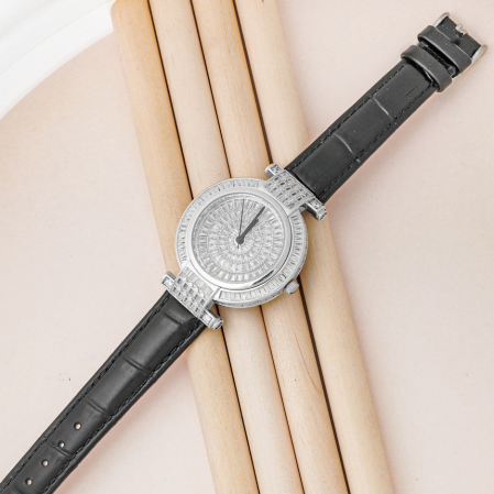 Hiraola's Product Image