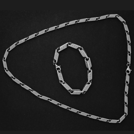 Hiraola's Product Image