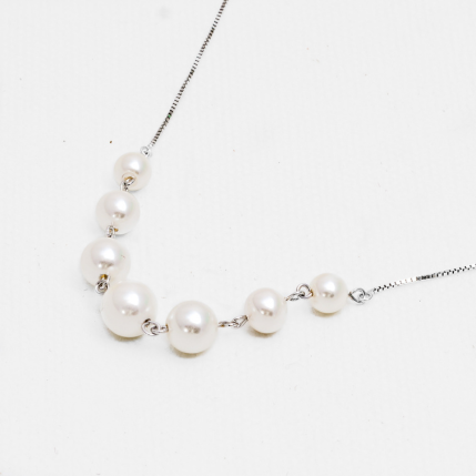 Hiraola's Product Image