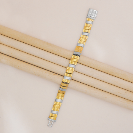 Hiraola's Product Image