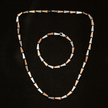 Hiraola's Product Image