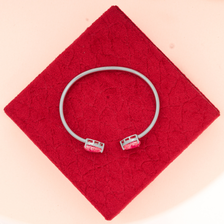 Hiraola's Product Image