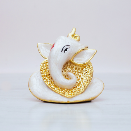 Hiraola's Product Image