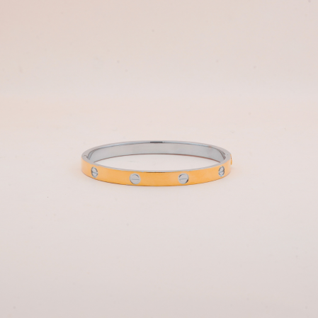 Hiraola's Product Image