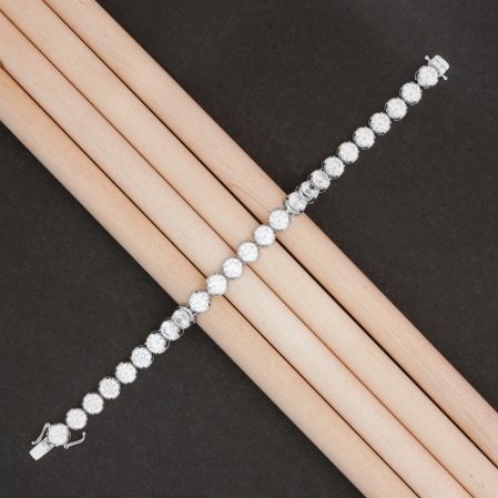 Hiraola's Product Image