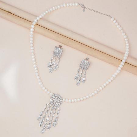 Hiraola's Product Image