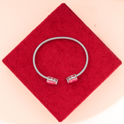 Hiraola's Product Image