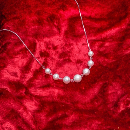 Hiraola's Product Image