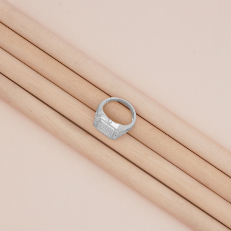 Hiraola's Product Image