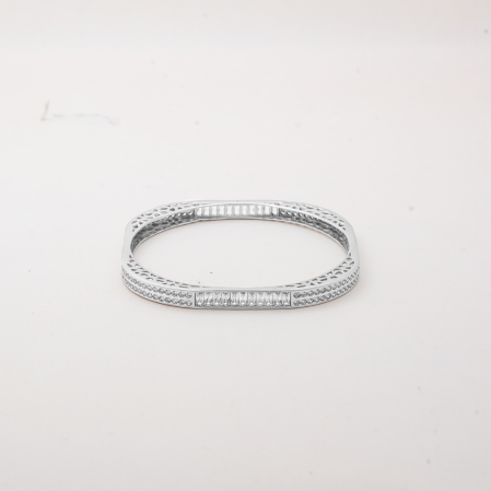 Hiraola's Product Image