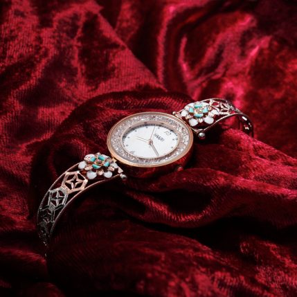 Hiraola's Product Image