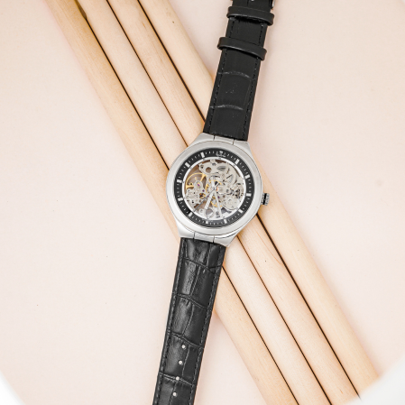 Hiraola's Product Image