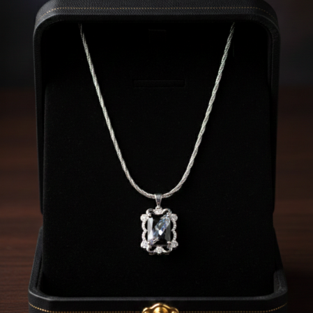 Hiraola's Product Image