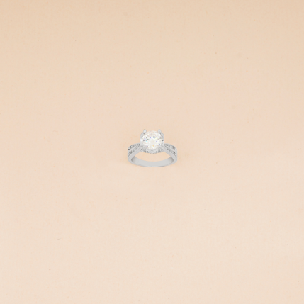 Hiraola's Product Image