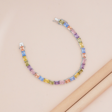 Hiraola's Product Image