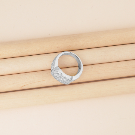 Hiraola's Product Image