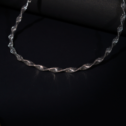 Hiraola's Product Image