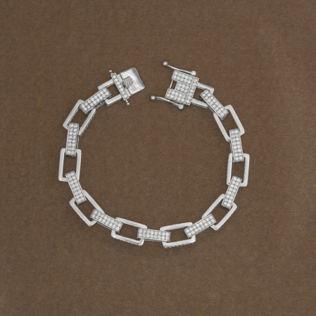 Hiraola's Product Image