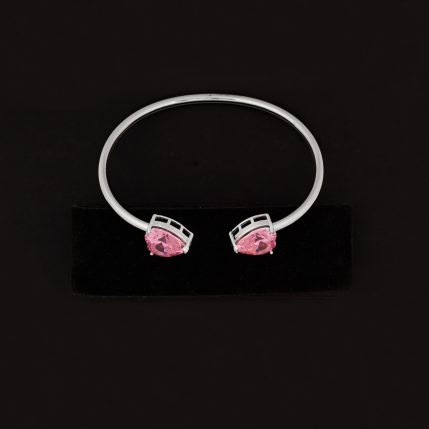 Hiraola's Product Image