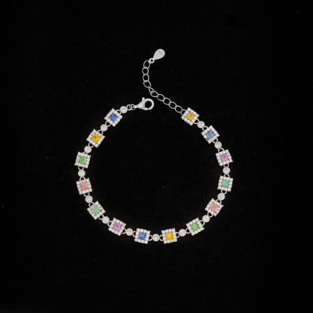 Hiraola's Product Image