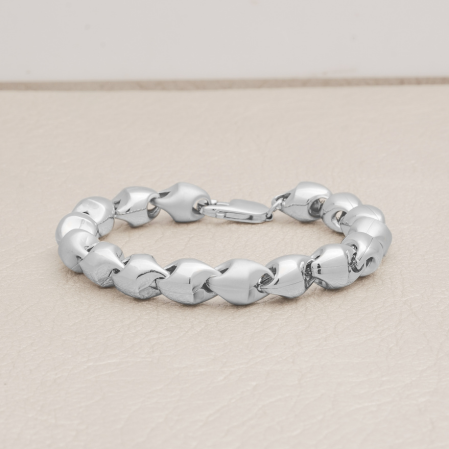 Hiraola's Product Image