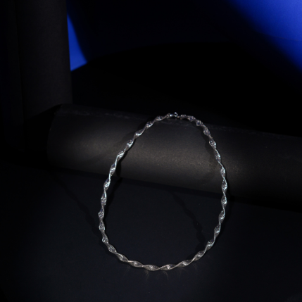 Hiraola's Product Image