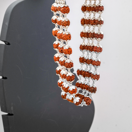 Hiraola's Product Image