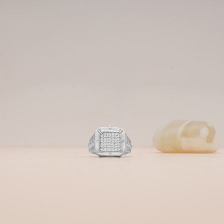 Hiraola's Product Image