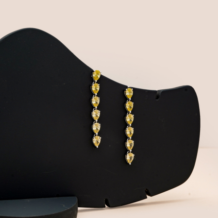 Hiraola's Product Image