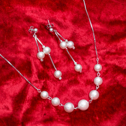 Hiraola's Product Image