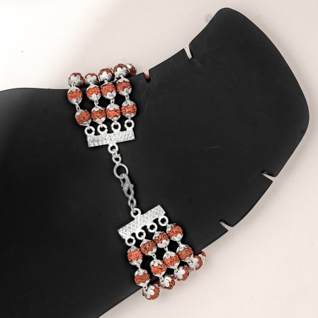 Hiraola's Product Image