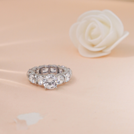 Hiraola's Product Image