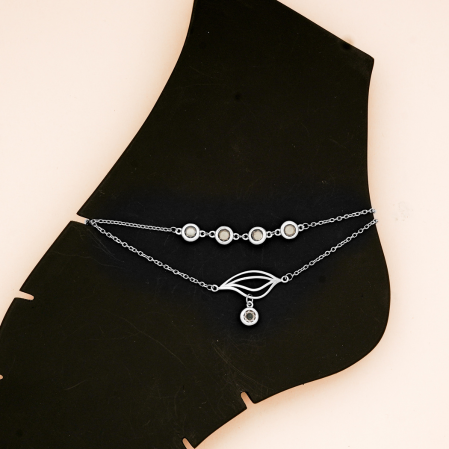 Hiraola's Product Image