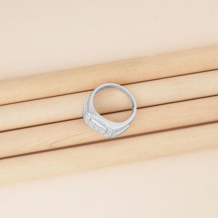 Hiraola's Product Image