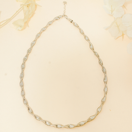 Hiraola's Product Image