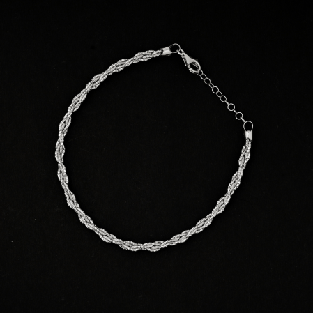 Hiraola's Product Image